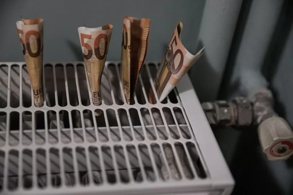 Επίδομα θέρμανσης σε πολυκατοικία: Πώς θα το πάρετε – Ο «κόφτης» στα κοινόχρηστα