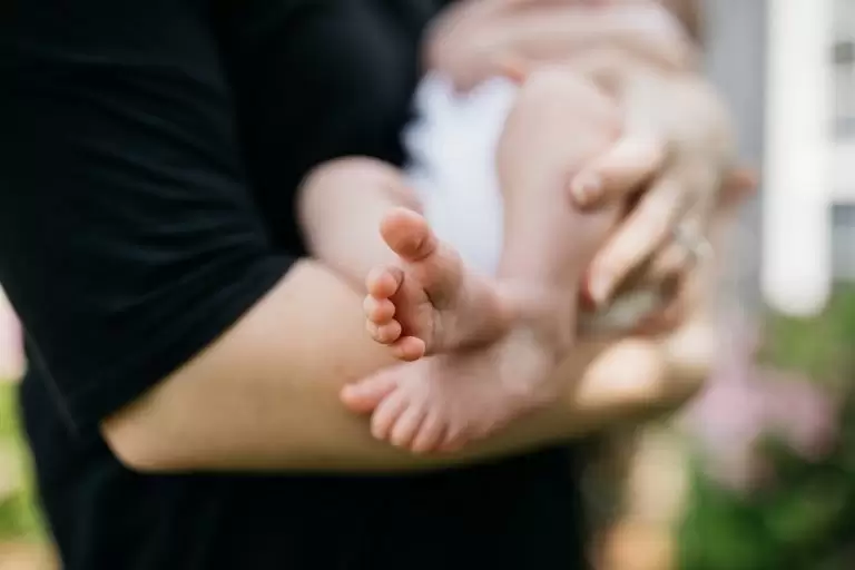 Έκτακτη ανακοίνωση για επίδομα παιδιού Α21 – Σταματούν οι αιτήσεις, πότε πληρώνεται