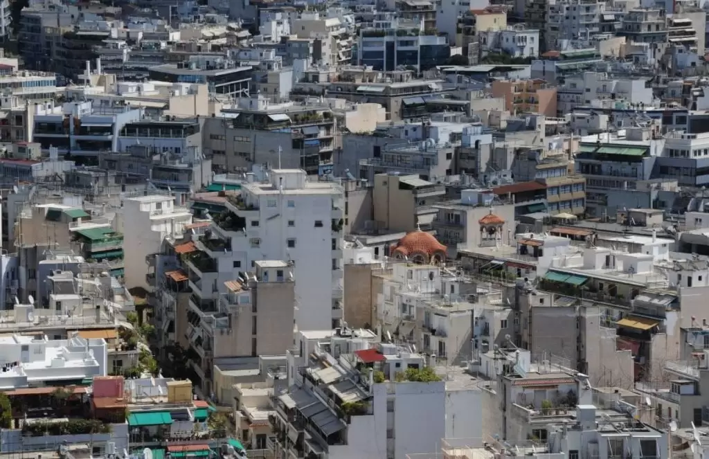 Ενοίκια: Πού βρίσκονται διαθέσιμες οικονομικές κατοικίες για οικογένειες στην Αττική (πίνακες)