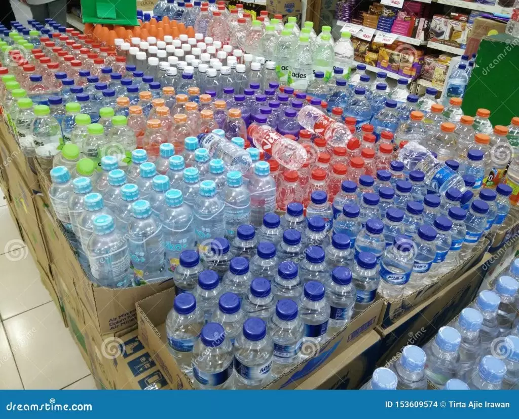 Χαράτσι σε νερά, χυμούς και αναψυκτικά – Πώς θα επιστρέφονται