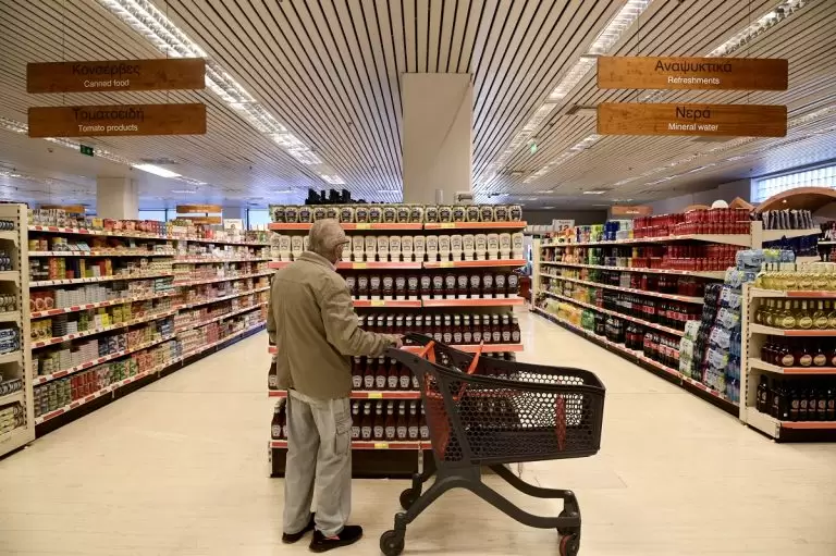 Δεν ξανάγινε: Τα σούπερ μάρκετ ξέμειναν από το πιο ελληνικό προϊόν που υπάρχει
