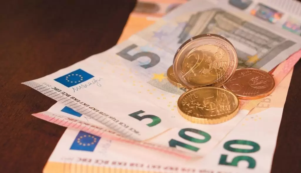 Επιδόματα 2024: Ποιοι και πώς μπορούν να λάβουν από 54 έως και 972 ευρώ κάθε μήνα