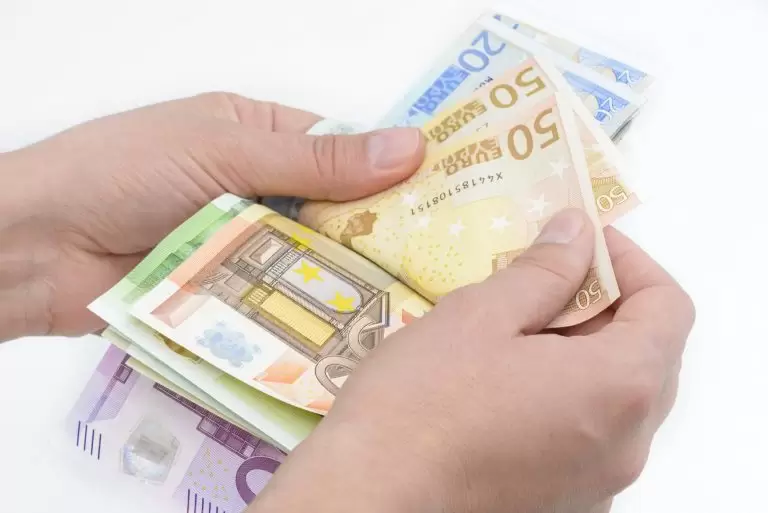 «Μπαμ» με έκτακτο μπόνους 1.000 ευρώ σε εργαζόμενους