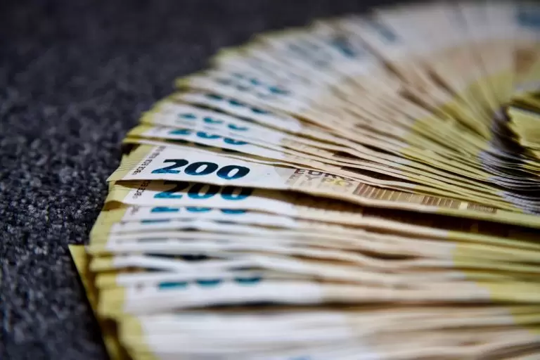 Ευρώ: Τα τρία χαρτονομίσματα που μέσα στο 2025 θα χάσουν την αξία τους