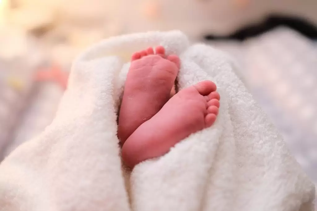 Έτσι θα πάρετε επίδομα γέννησης παιδιού: Προϋποθέσεις και κριτήρια – Πότε πληρώνεται