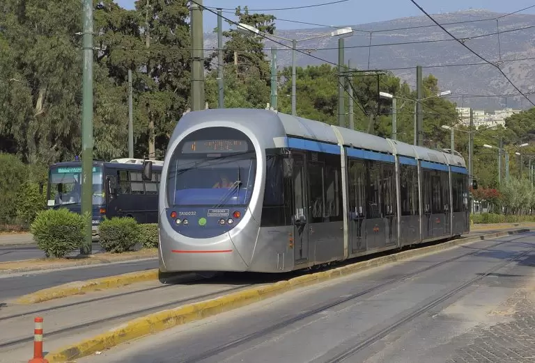 «Ξηλώθηκε» το Τραμ στην παραλιακή: Τέλος τα δρομολόγια