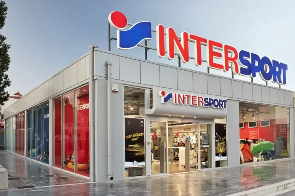 Μπαμ: «Δωρεάν» παπούτσια μοιράζουν τα Intersport για λίγες μέρες