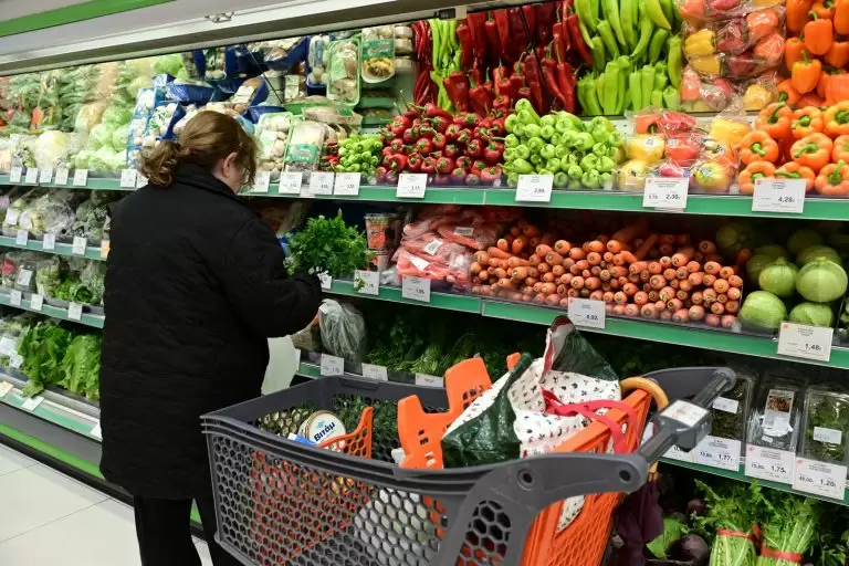 Απίστευτη κοροϊδία στα σούπερ μάρκετ της Ελλάδας: Δείτε τι έκαναν
