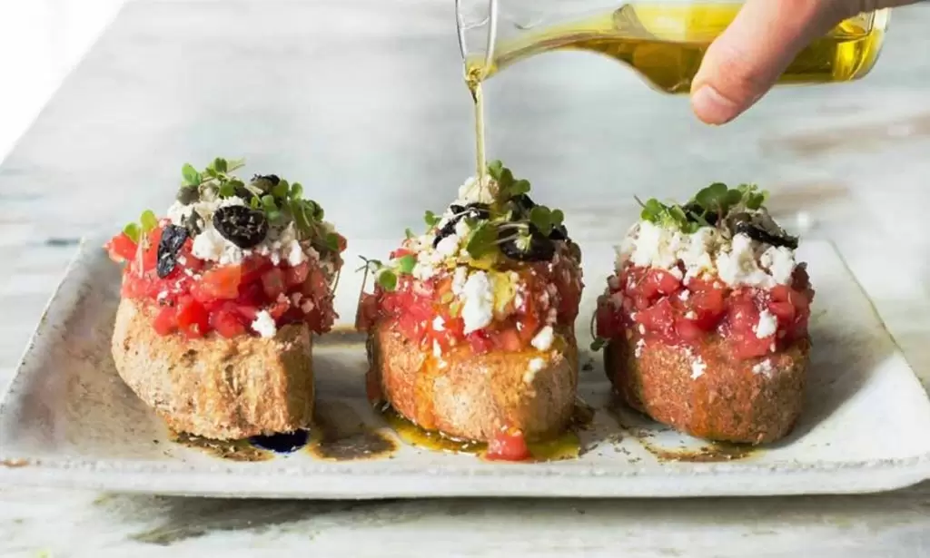 Σαλάτες: 8 ελληνικές στις 100 κορυφαίες παγκοσμίως – Πρωτιά για τον ντάκο