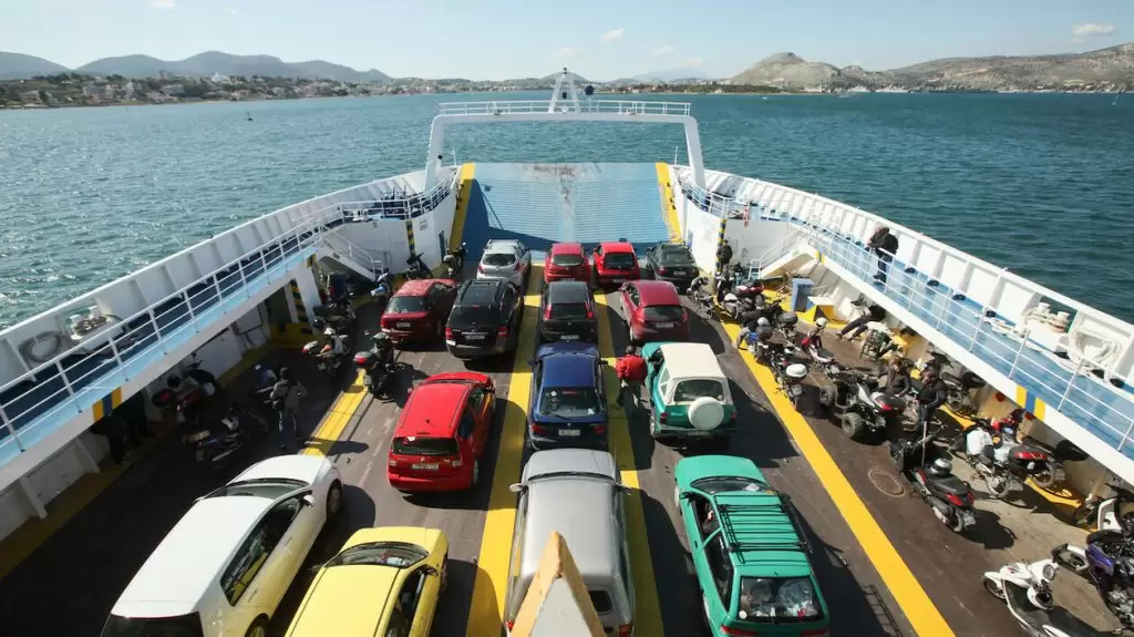 Απίστευτο: Χαράτσι στα πλοία για όσους έχουν αυτά τα αυτοκίνητα