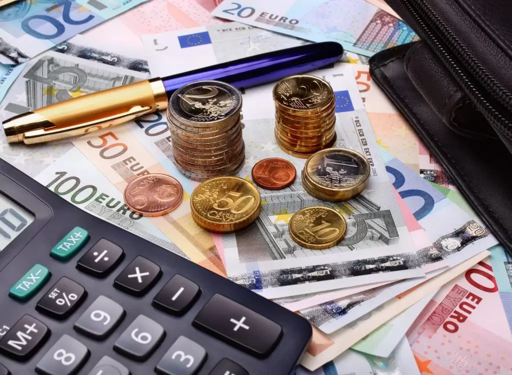 Νέα επιδότηση: Αιτήσεις ΕΔΩ για να πάρετε 9.000 ευρώ για αγορά αυτοκινήτου