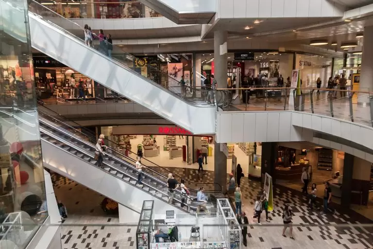Ποιο mall «γκρεμίζεται» ξαφνικά;