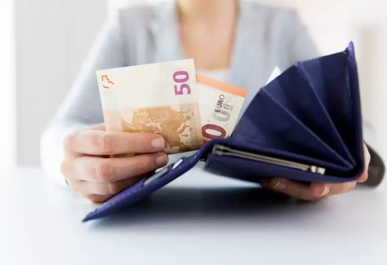 Αυξήσεις μισθών: Είναι επίσημο – Αυτοί θα πάρουν το 7% και αναδρομικά