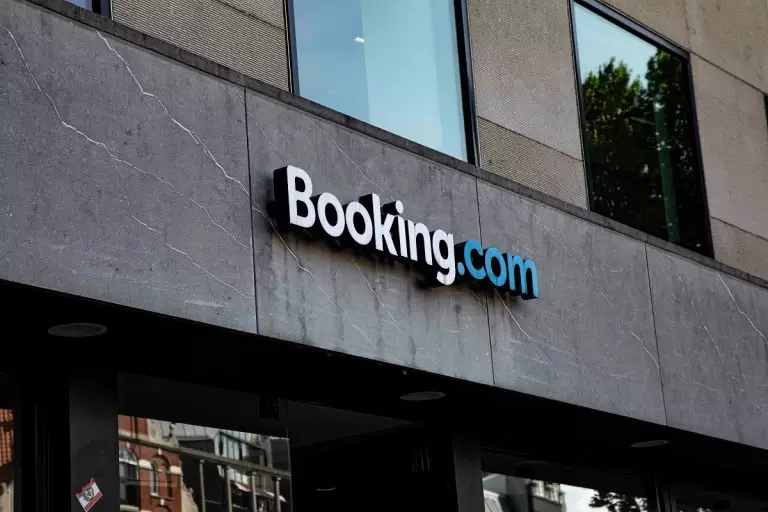 Το Booking κλειδώνει λογαριασμούς – Τι πρέπει να κάνετε