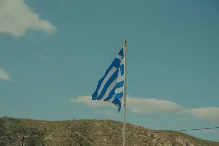 «Καταργείται» το πιο επίσημο έγγραφο των Ελλήνων: Aνακοίνωση