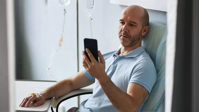 Προκαλούν τα κινητά τηλέφωνα καρκίνο; Τι λέει νέα μελέτη