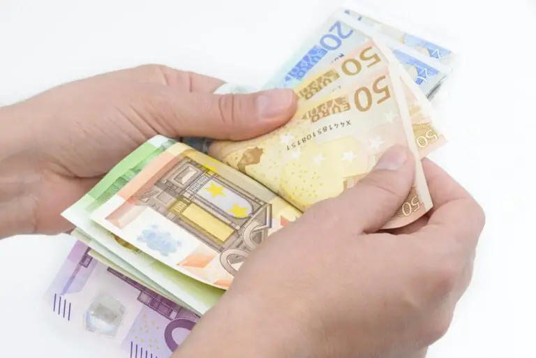 Επίδομα 10.000 ευρώ: Μπορούν να το πάρουν όλοι – Το μόνο πράγμα που πρέπει να κάνετε