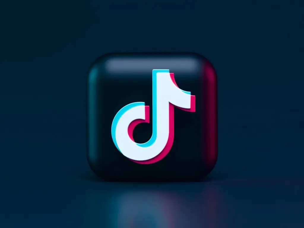 TikTok: Μεγάλος κίνδυνος! 10 τρόποι για να παραμείνετε ασφαλείς