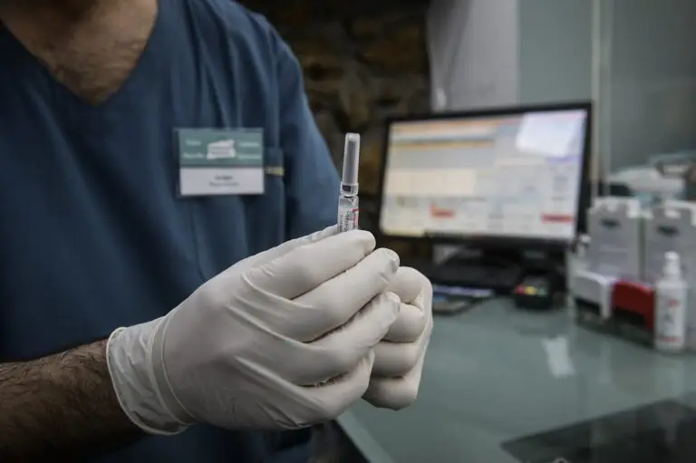 Ανακοινώθηκε το εμβόλιο γρίπης 2024: Η τιμή χωρίς συνταγογράφηση – Οι παρενέργειες