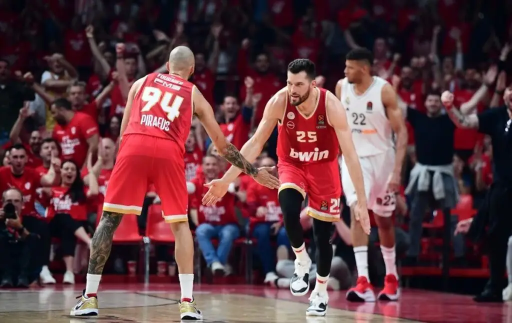 Ολυμπιακός-Ρεάλ Μαδρίτης LIVE STREAMING: Δείτε ΕΔΩ τον αγώνα σήμερα (25/04.2025)