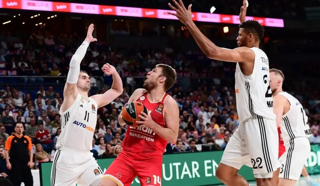 Ρεάλ Μαδρίτης-Ολυμπιακός LIVE STREAMING: Δείτε ΕΔΩ τον αγώνα σήμερα (01/05/2025)